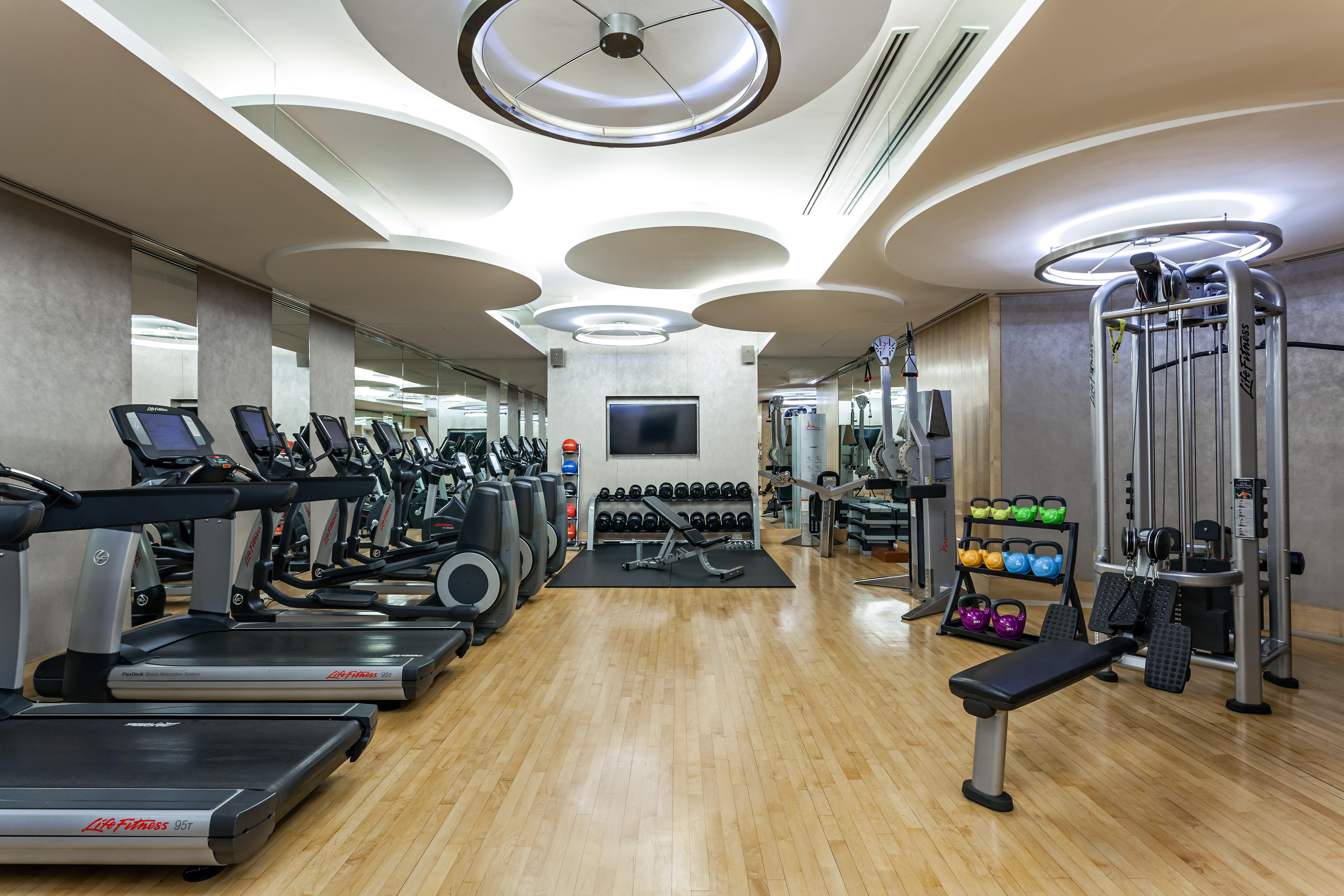 The Peninsula Bangkok - SHA Extra Plus Luaran gambar The gym at the hotel